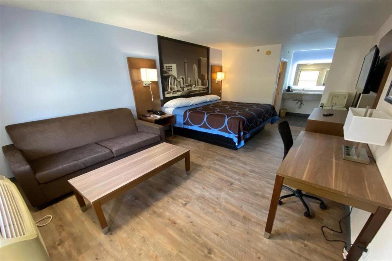 Hotel Super 8 By Wyndham Marietta/west/atl Area