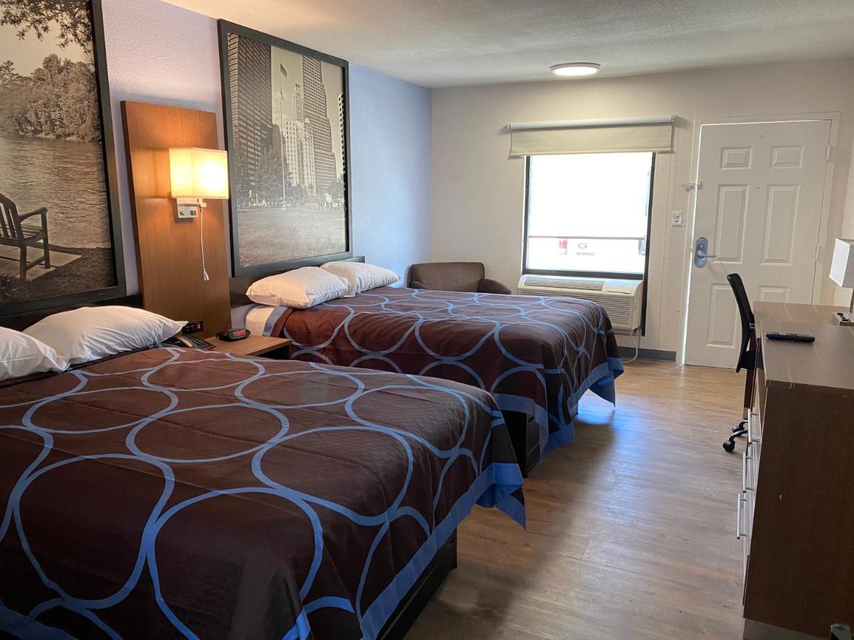 Hotel Super 8 By Wyndham Marietta/west/atl Area Marietta