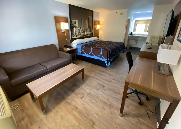 Super 8 By Wyndham Marietta/West/Atl Area
